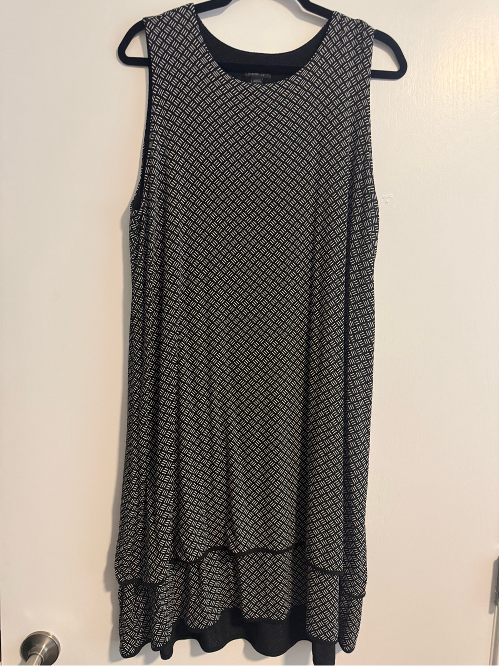 J. Jill Black and White Geometric Sleeveless Dress